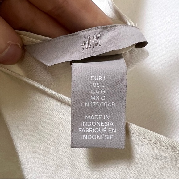 H&M Premium Satin Tank (L) – Luxe Ivory Essential - Picture 5 of 7